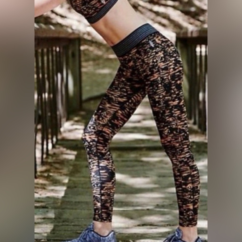 Free People Mid-Rise Ankle Length Printed Practice Makes Perfect Leggings Medium